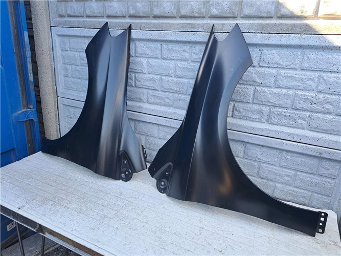 MERCEDES B KLASA W246 12-19 BŁOTNIK PRAWY LEWY PRZÓD NOWY ORYGINAŁ (17421160289)