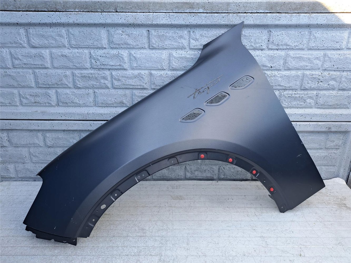 MASERATI GRECALE 22- BŁOTNIK LEWY PRZÓD ORYGINAŁ (17421168778)