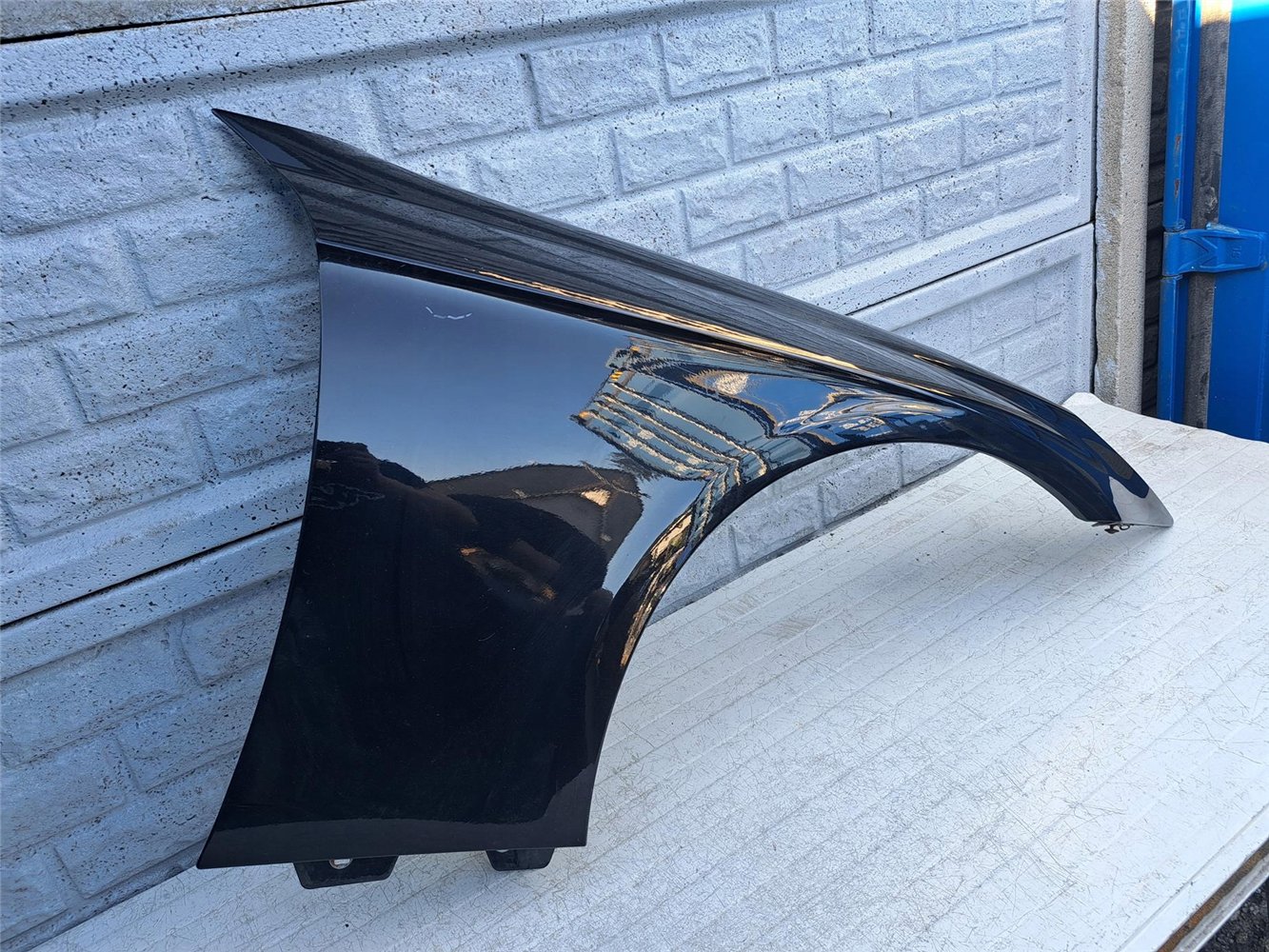 MERCEDES CLS W219 BŁOTNIK PRZEDNI PRAWY ORYGINAŁ (17421232486)