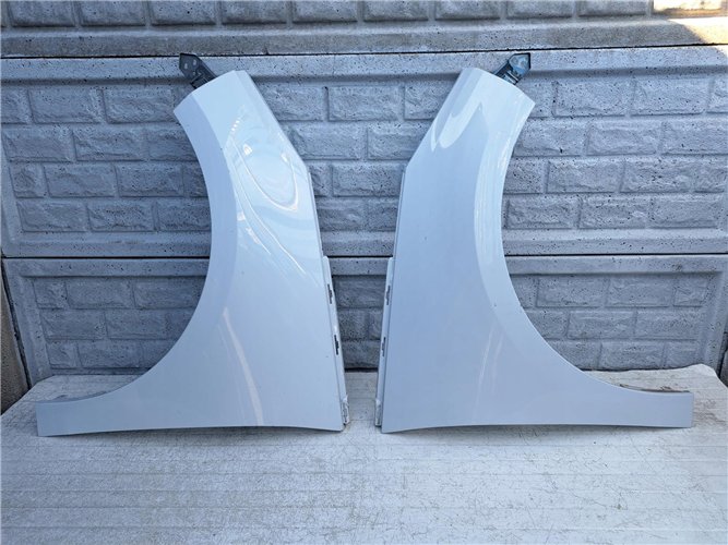 BMW I3 I 3 i3 BŁOTNIK PRZEDNI PRAWY LEWY ORYGINAŁ (17421235903)