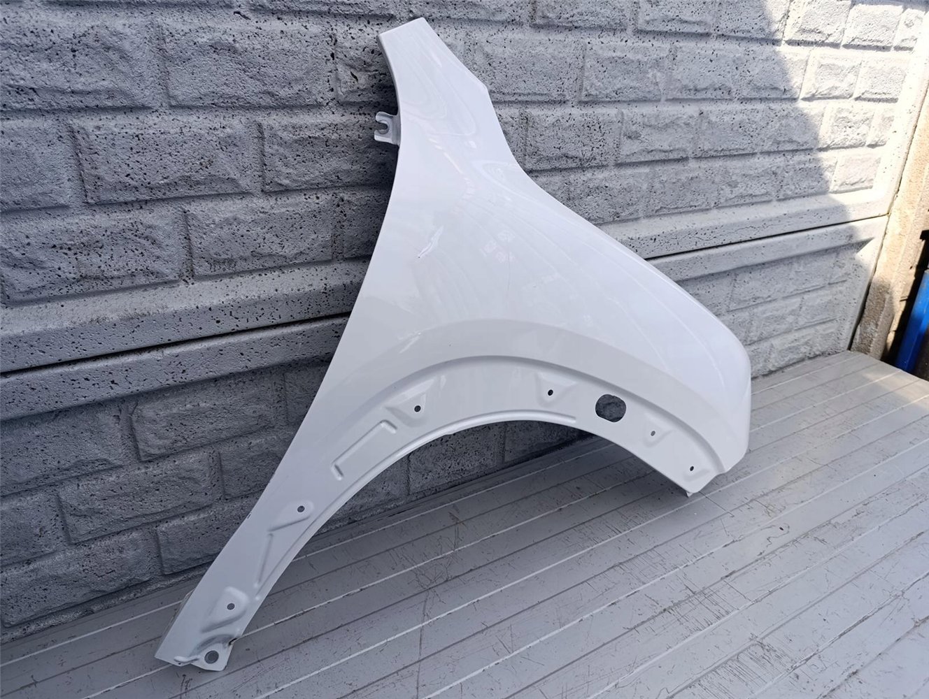 DACIA SPRING 2021- BŁOTNIK PRZEDNI PRAWY ORYGINAŁ (17433121233)