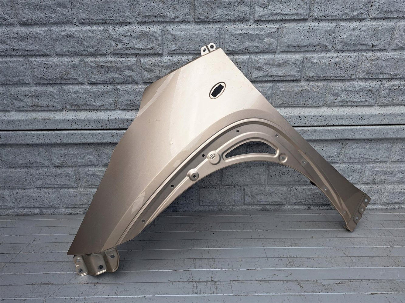 BŁOTNIK LEWY PRZÓD TOYOTA AYGO X 22-24 ORYGINAŁ (17433288721)