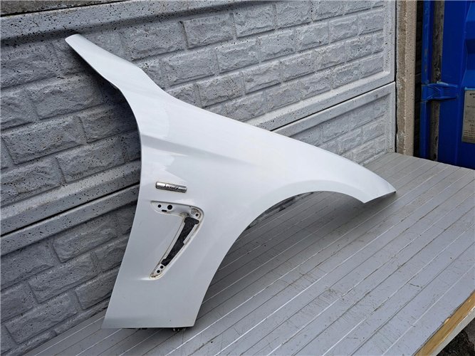 BMW IV 4 F32 F33 F36 BŁOTNIK PRAWY PRZEDNI ORYGINAŁ (17433290355)