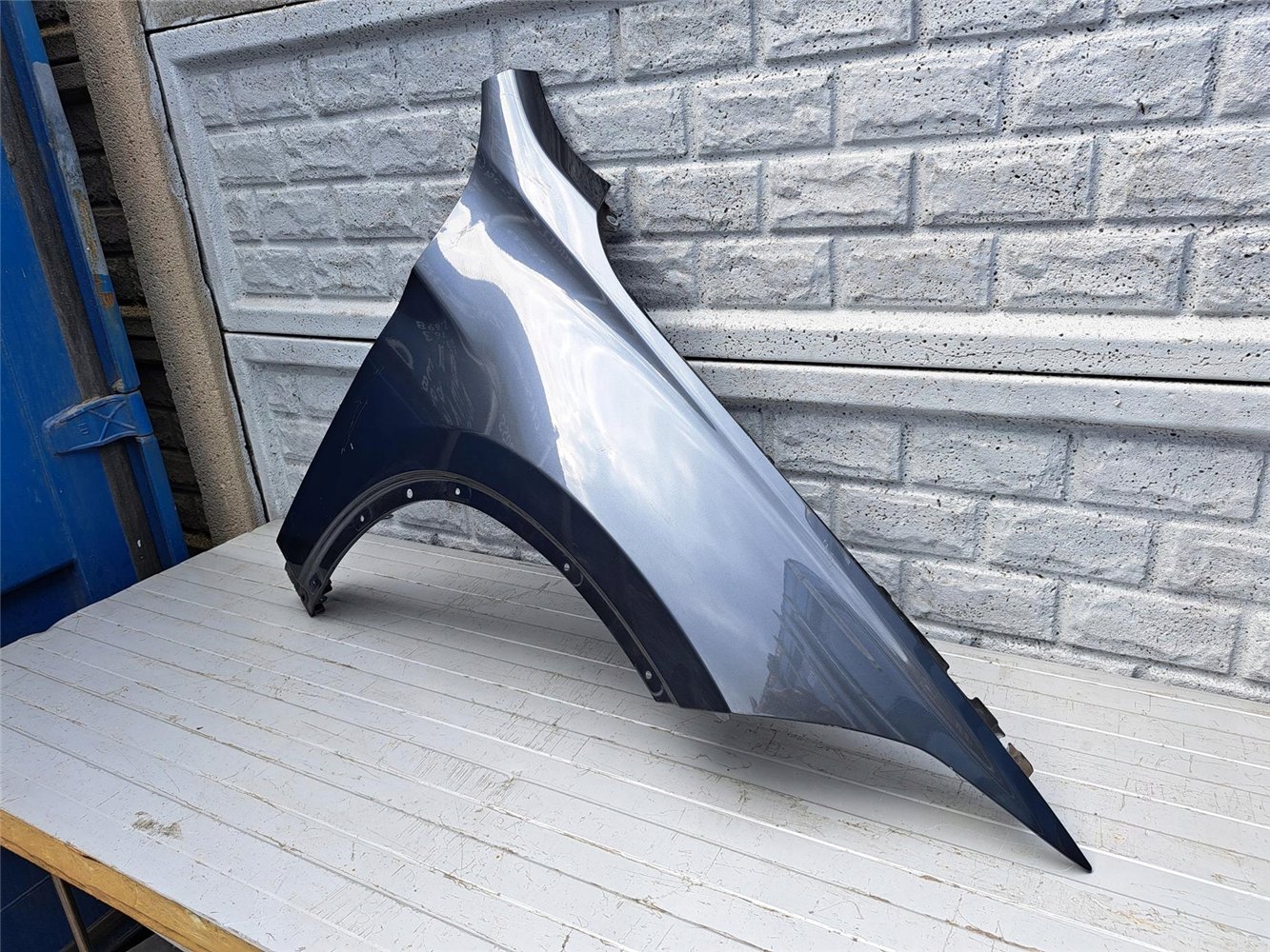 BŁOTNIK PRAWY PRZEDNI BMW X1 F48 2015 - 2022 ORYGINAŁ (17434445619)