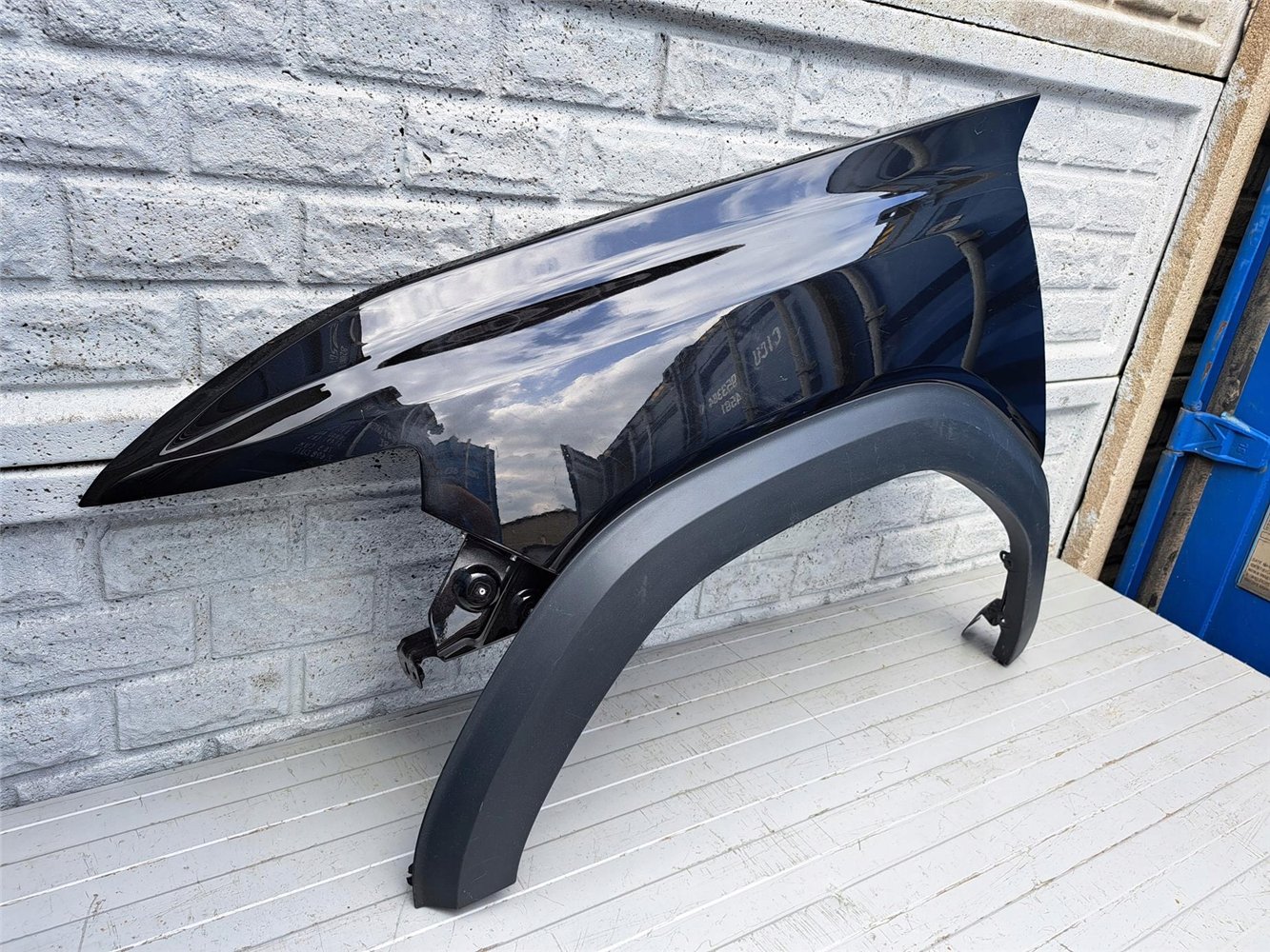 DACIA DUSTER III 3 2024- BŁOTNIK LEWY PRZEDNI ORYGINAŁ (17434450619)