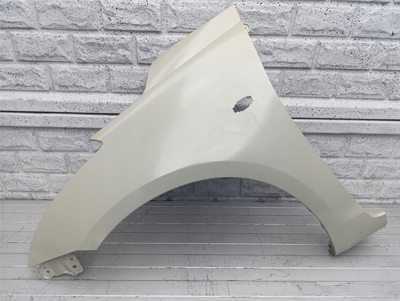 SUZUKI SWIFT Mk7 10-17 BŁOTNIK PRZEDNI LEWY NOWY ORYGINAŁ (17434459291)