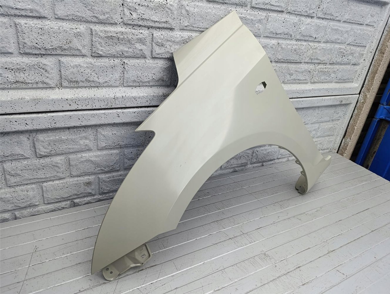 SUZUKI SWIFT Mk7 10-17 BŁOTNIK PRZEDNI LEWY NOWY ORYGINAŁ (17434459291)