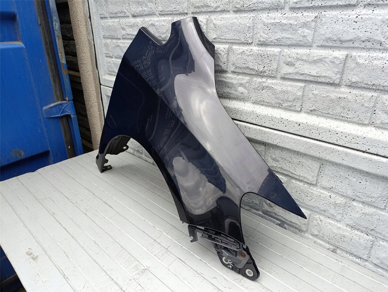 VW GOLF 5 6 + PLUS 04-17 BŁOTNIK PRAWY PRZÓD ORYGINAŁ (17434481066)