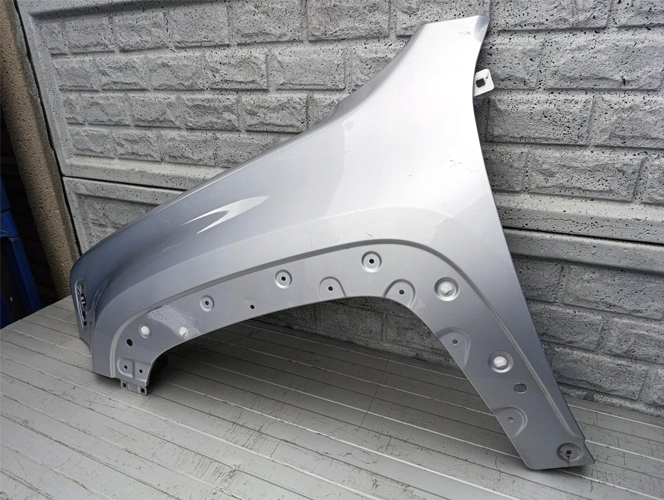 JEEP RENEGADE 14 - 24 BŁOTNIK PRZEDNI LEWY ORYGINAŁ (17434493140)