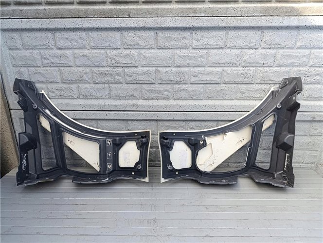 ASTON MARTIN DBX 20- BŁOTNIK PRZEDNI LEWY PRAWY DOLNY ORYGINAŁ (17440114509)