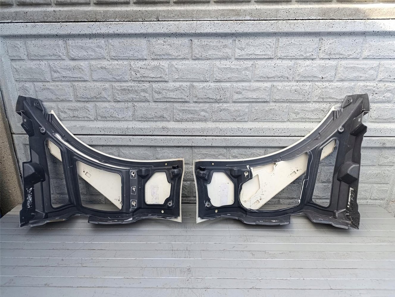 ASTON MARTIN DBX 20- BŁOTNIK PRZEDNI LEWY PRAWY DOLNY ORYGINAŁ (17440114509)