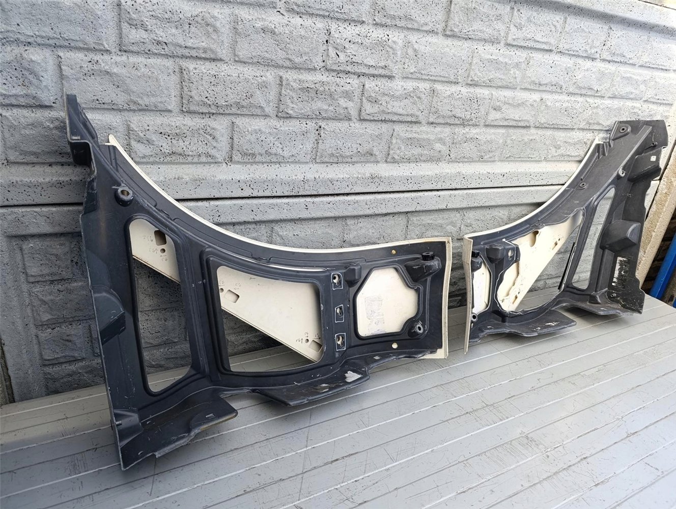 ASTON MARTIN DBX 20- BŁOTNIK PRZEDNI LEWY PRAWY DOLNY ORYGINAŁ (17440114509)