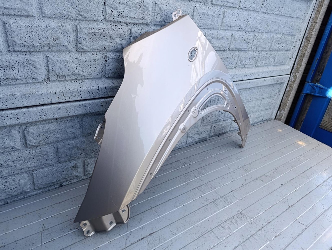 BŁOTNIK LEWY PRZÓD TOYOTA AYGO X 22-24 ORYGINAŁ (17440129012)