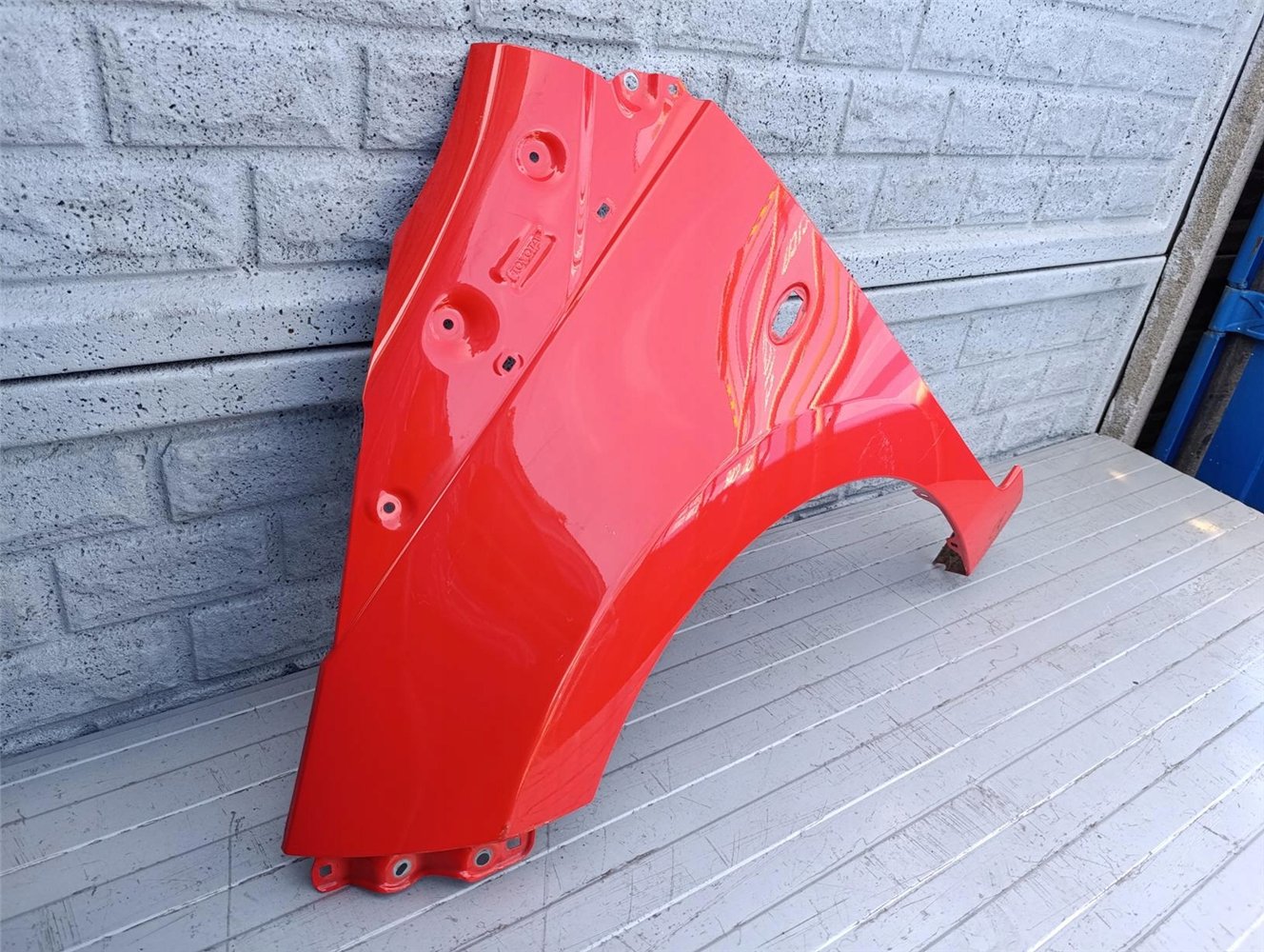 TOYOTA AYGO 2 2014-2022 BŁOTNIK LEWY PRZEDNI ORYGINAŁ (17440130674)