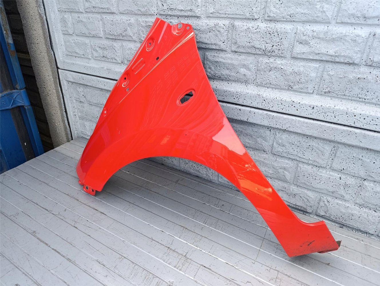 TOYOTA AYGO 2 2014-2022 BŁOTNIK LEWY PRZEDNI ORYGINAŁ (17440130674)