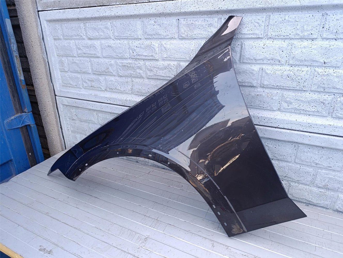 VOLVO V90 CROSS COUNTRY 16-22 BŁOTNIK LEWY PRZEDNI ORYGINAŁ (17440132975)