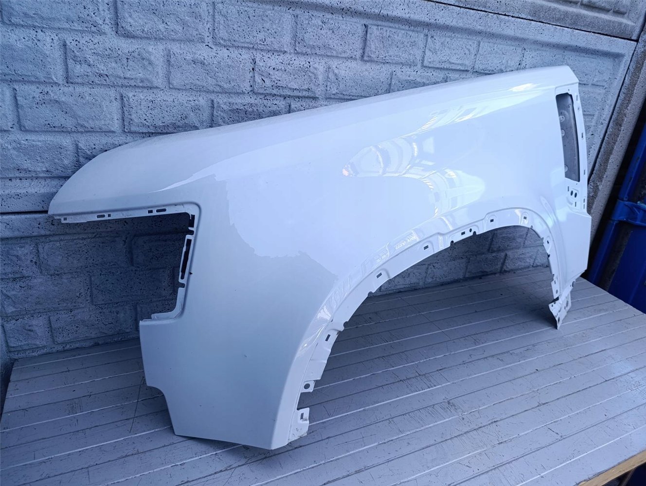 LAND ROVER DEFENDER 20- BŁOTNIK LEWY PRZEDNI ORYGINAŁ (17440143759)