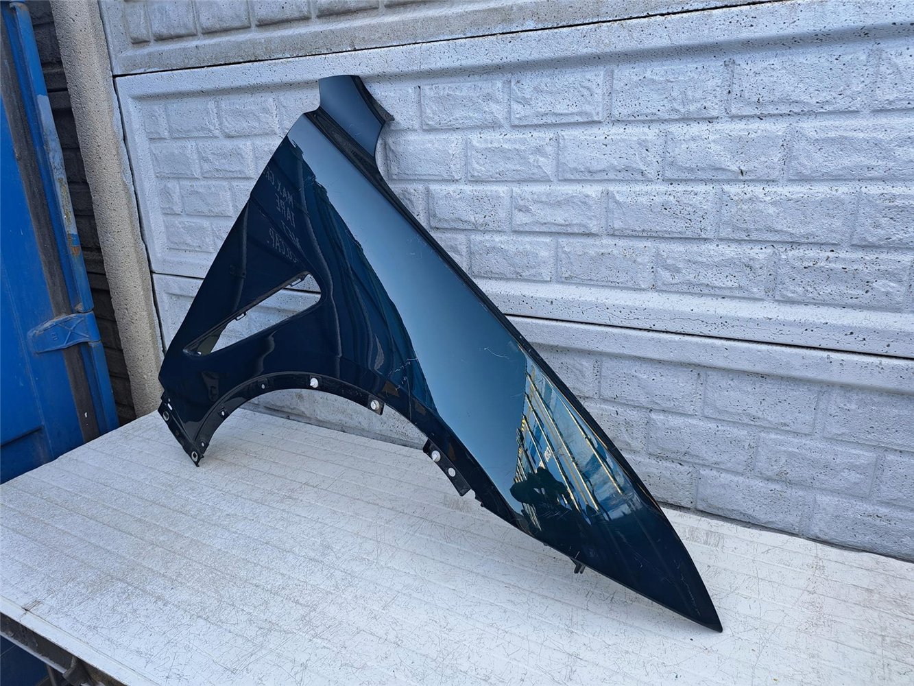 JAGUAR F-PACE FPACE SVR BŁOTNIK PRAWY PRZEDNI ORYGINAŁ (17440156516)