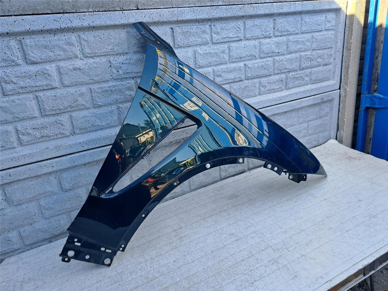 JAGUAR F-PACE FPACE SVR BŁOTNIK PRAWY PRZEDNI ORYGINAŁ (17440156516)