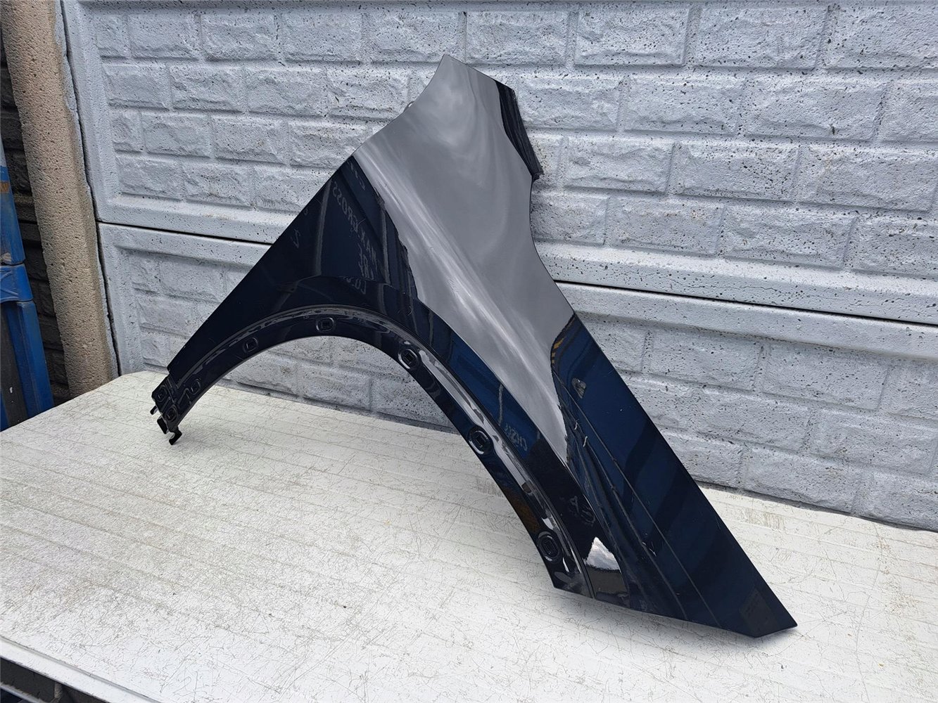 MERCEDES GLA 247 W247 21-24 BŁOTNIK PRAWY PRZEDNI ORYGINAŁ (17440180030)