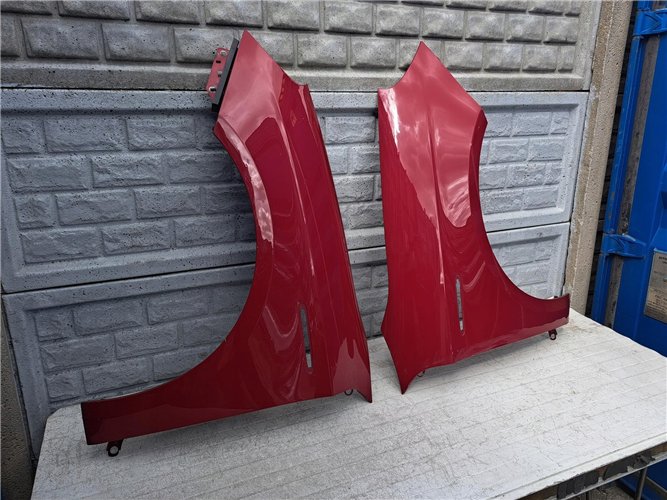 ALFA ROMEO GIULIETTA BŁOTNIK PRZEDNI PRAWY LEWY ORYGINAŁ (17441454921)