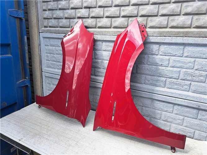 ALFA ROMEO GIULIETTA BŁOTNIK PRZEDNI PRAWY LEWY ORYGINAŁ (17441454921)