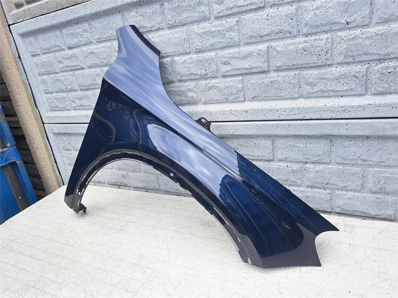 MERCEDES GLA W 156 W156 BŁOTNIK PRZEDNI PRAWY ORYGINAŁ (17441462530)