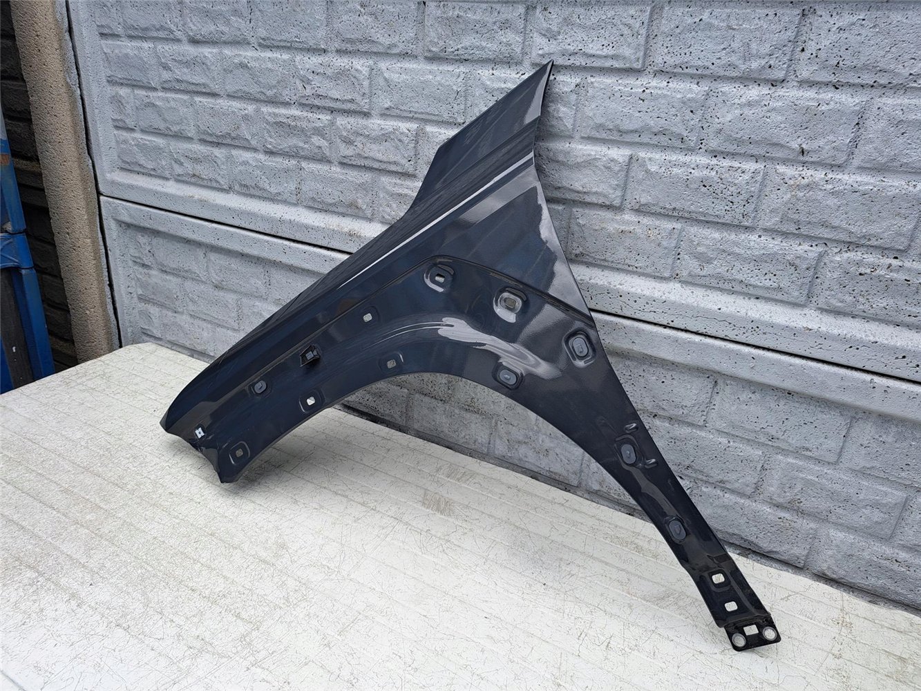 HYUNDAI KONA 2 II 2022 - 2024 BŁOTNIK LEWY PRZEDNI ORYGINAŁ (17441480531)