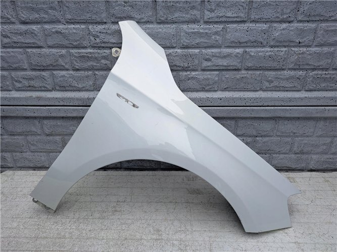 MERCEDES A-KLASA W176 12-19 BŁOTNIK PRAWY PRZEDNI ORYGINAŁ (17441523675)