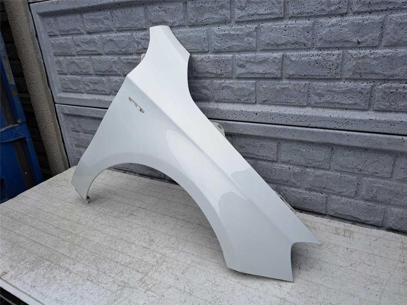 MERCEDES A-KLASA W176 12-19 BŁOTNIK PRAWY PRZEDNI ORYGINAŁ (17441523675)