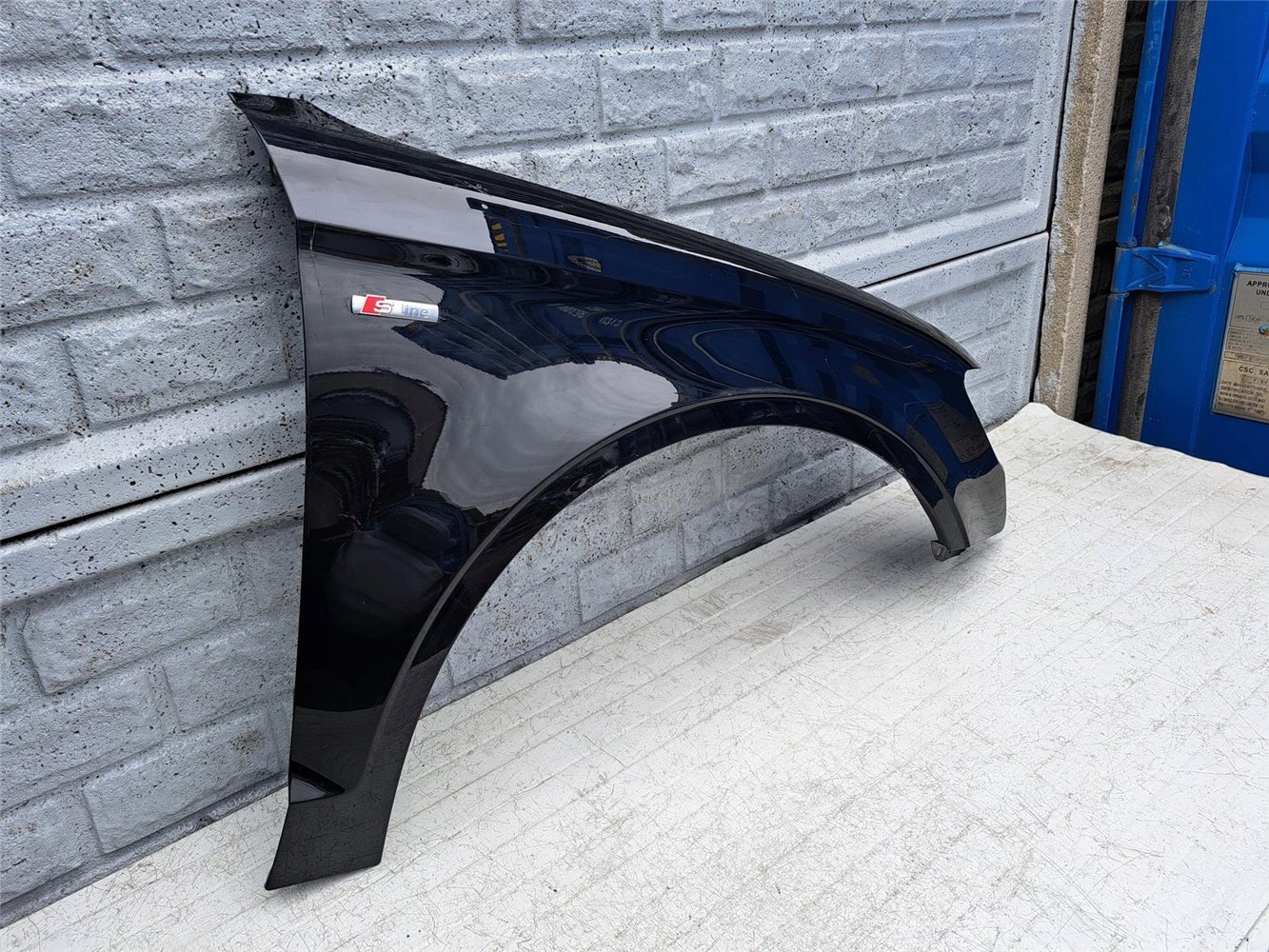 AUDI A3 SEDAN CABRIO 8V5 BŁOTNIK PRAWY ORYGINAŁ (17441526464)