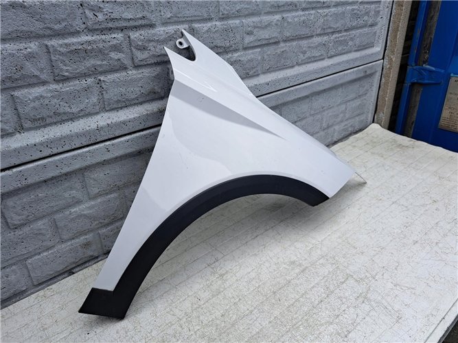 SEAT ARONA BŁOTNIK PRZEDNI PRAWY ORYGINAŁ (17441529819)