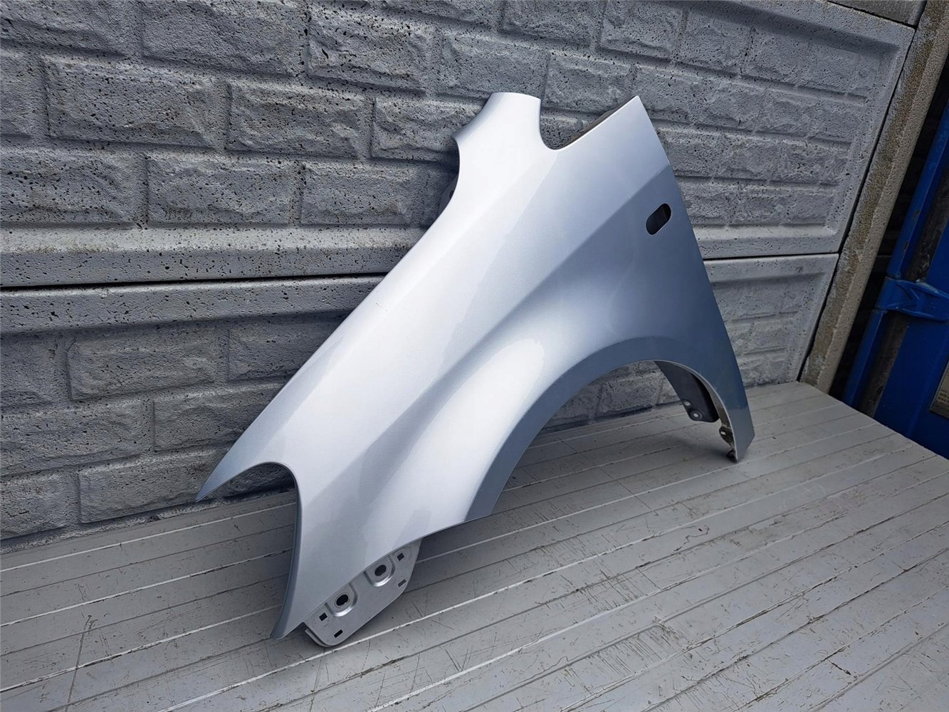 BŁOTNIK LEWY VW CADDY 2010 - 2015 ORYGINAŁ (17441561664)