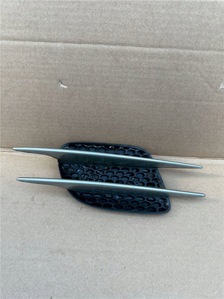 MERCEDES SL R230 01-06 KRATKA NAKŁADKA W BŁOTNIK LEWA PRZÓD ORYGINAŁ (17444052448)