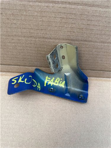 WSPORNIK błotnika FABIA I NOWY PRAWY ORYGINAŁ (17444127380)