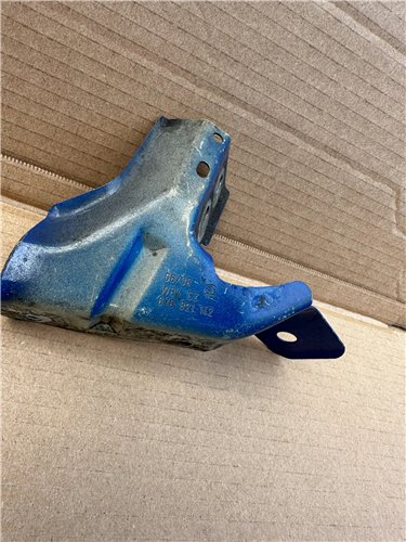 WSPORNIK błotnika FABIA I NOWY PRAWY ORYGINAŁ (17444127380)