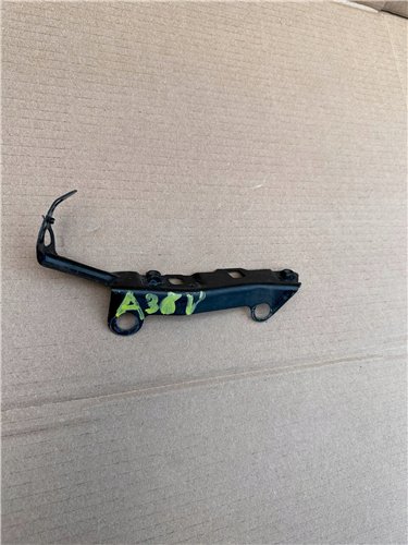 UCHWYT PODPORA BŁOTNIKA PRZÓD PRAWA AUDI A3 8V ASO ORYGINAŁ (17444203318)