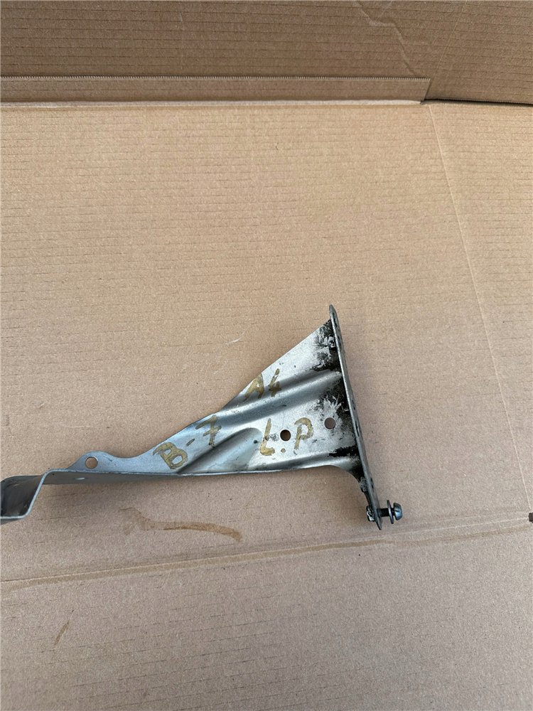 AUDI A4 B7 WSPORNIK BŁOTNIKA PRAWY ORYGINAŁ (17444226737)