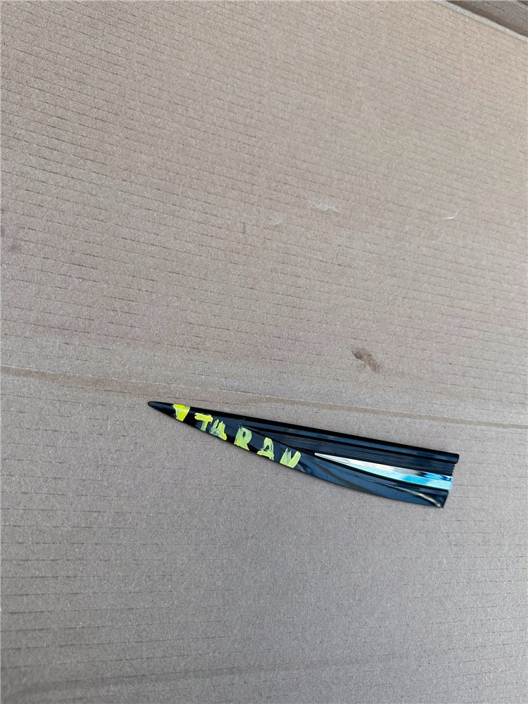 VW touran r-line emblemat znaczek ORYGINAŁ (17444253181)