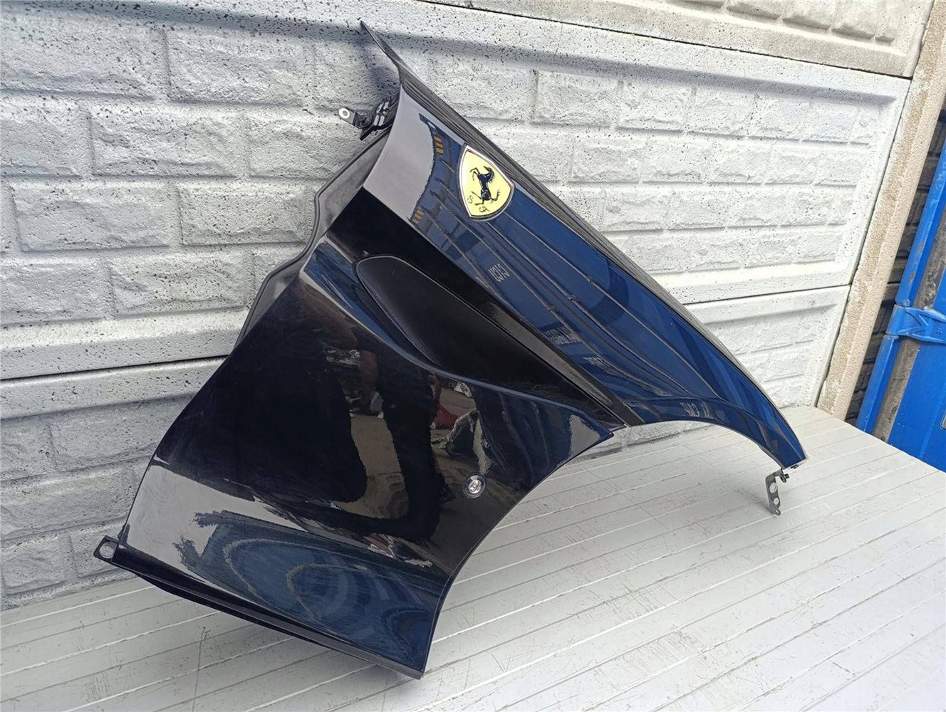 FERRARI PORTOFINO BŁOTNIK PRAWY PRZEDNI ORYGINAŁ (17446847905)