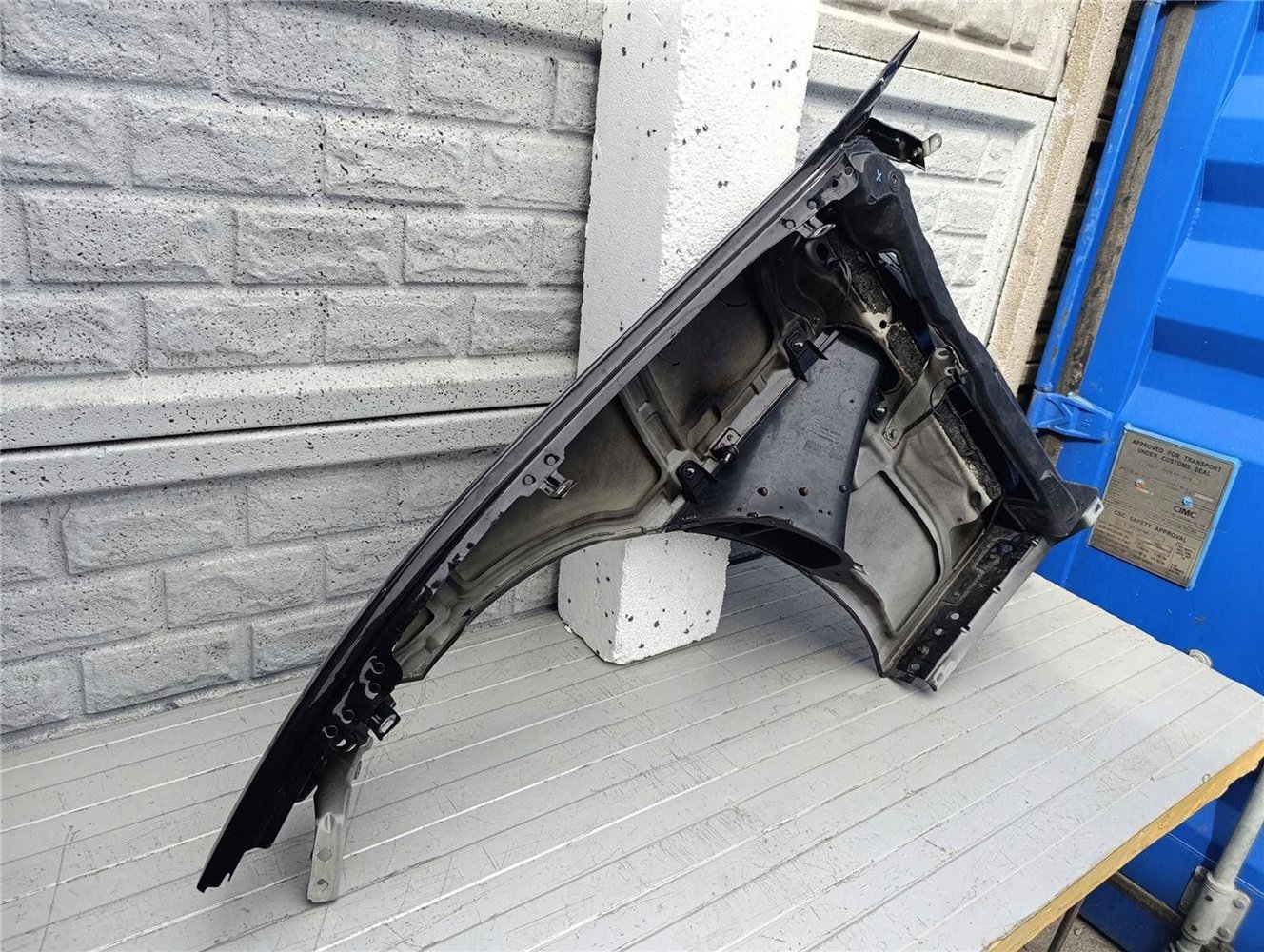 FERRARI PORTOFINO BŁOTNIK PRAWY PRZEDNI ORYGINAŁ (17446847905)