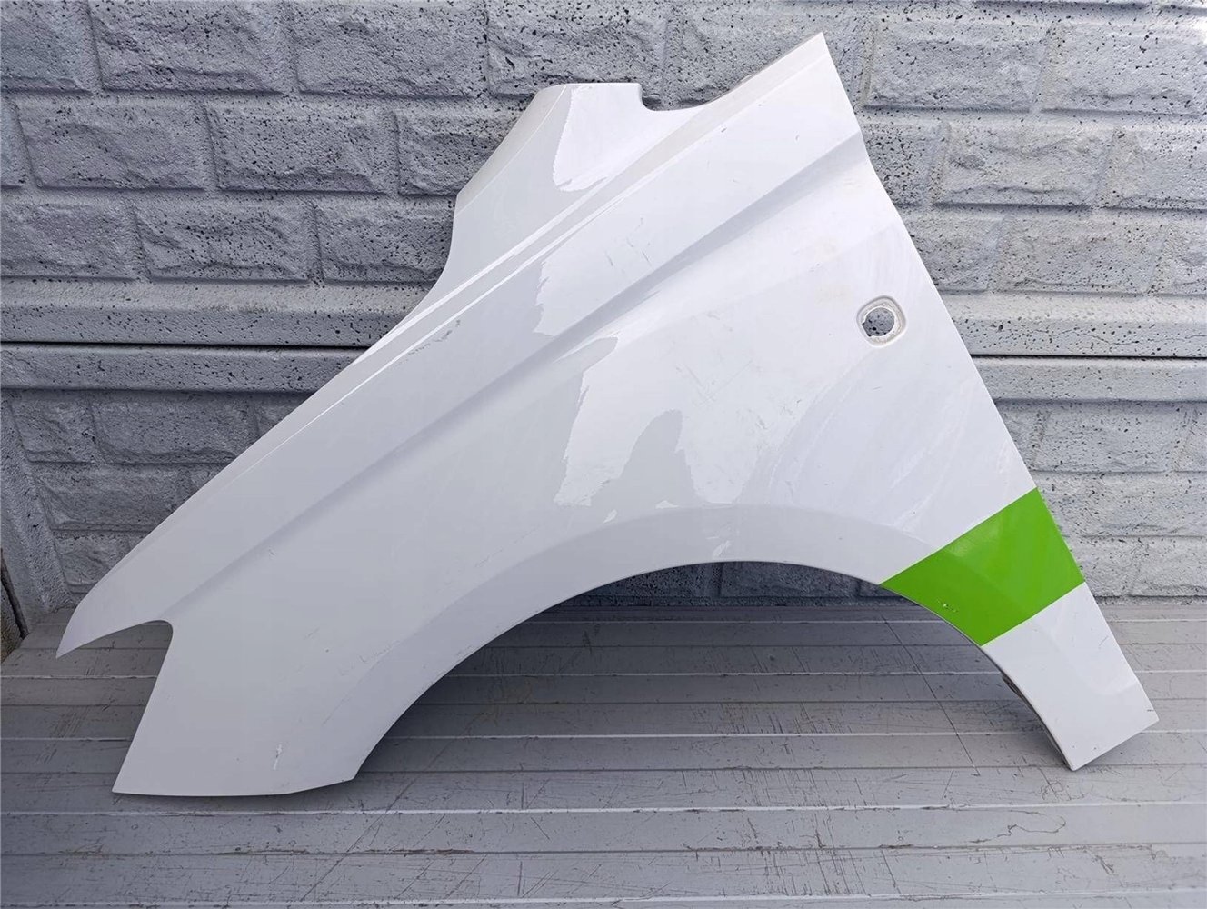 VW CADDY 5 V 21-25 BŁOTNIK PRZEDNI LEWY ORYGINAŁ (17447001608)