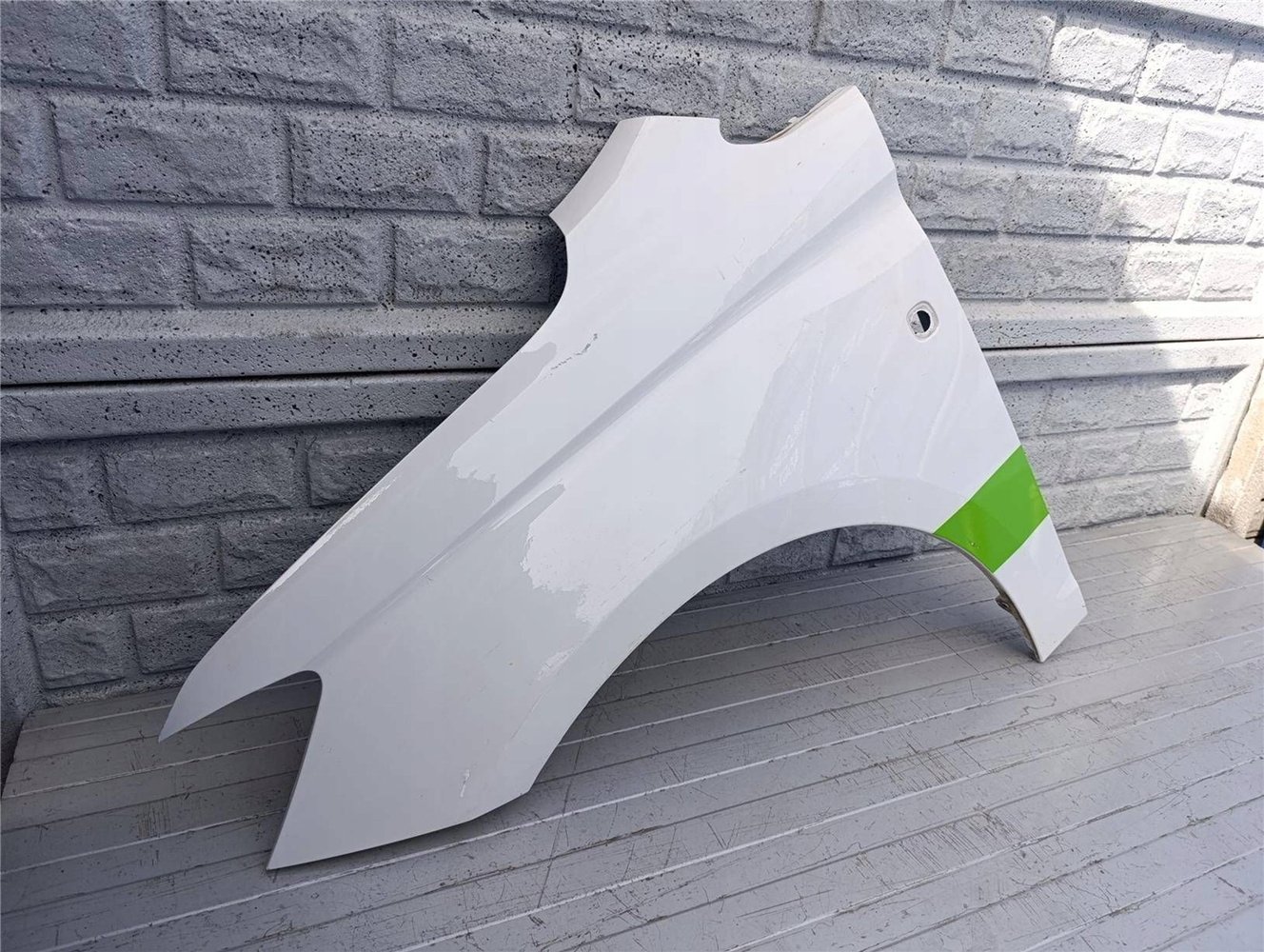 VW CADDY 5 V 21-25 BŁOTNIK PRZEDNI LEWY ORYGINAŁ (17447001608)