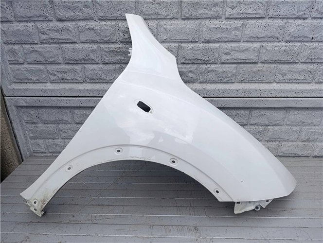 NISSAN JUKE 10-15 BŁOTNIK PRZEDNI PRAWY ORYGINAŁ (17447223599)