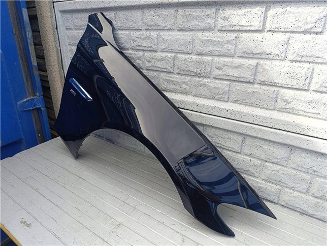 BMW 5 V F10 F11 2009-2017 BŁOTNIK PRAWY PRZEDNI ORYGINAŁ (17448626137)