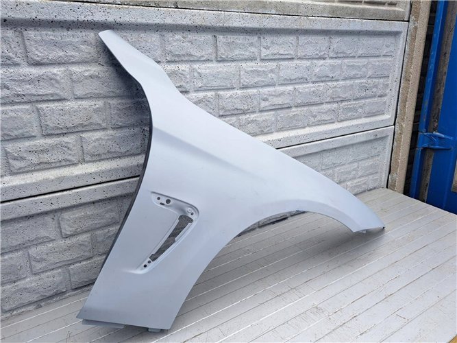 BMW IV 4 F32 F33 F36 BŁOTNIK PRAWY PRZEDNI ORYGINAŁ (17450217587)