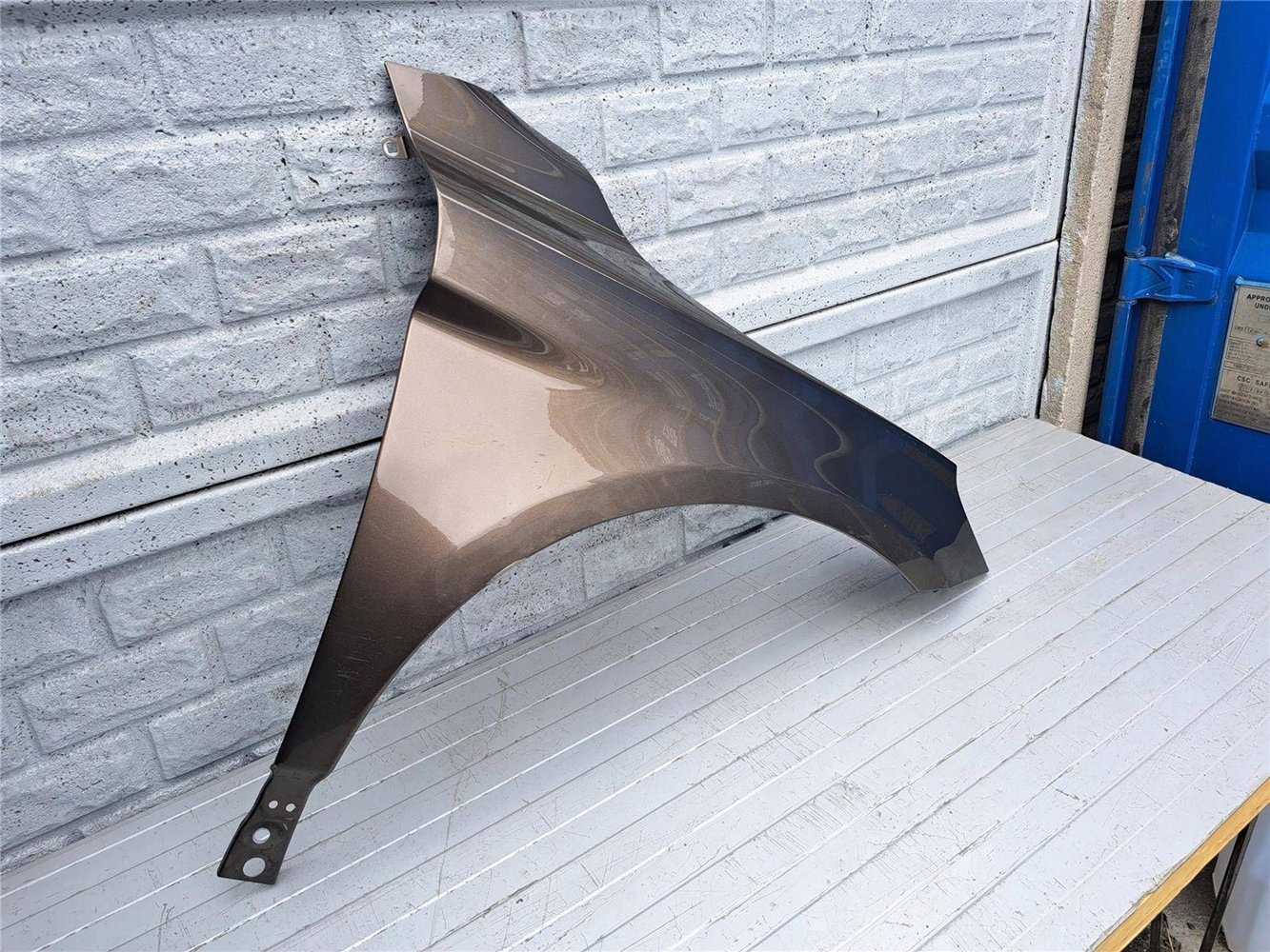 VOLVO XC60 XC-60 08-17 BŁOTNIK PRAWY PRZEDNI ORYGINAŁ (17450507055)