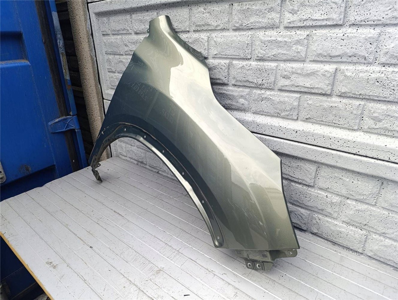 SUBARU FORESTER 18-24 BŁOTNIK PRZEDNI PRAWY ORYGINAŁ (17460873315)