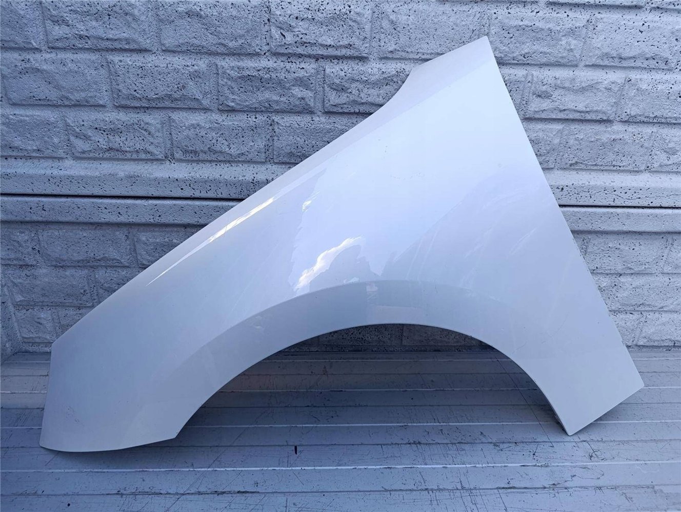 MINI COOPER HATCH IV E 2023- BŁOTNIK LEWY PRZEDNI ORYGINAŁ (17461176968)