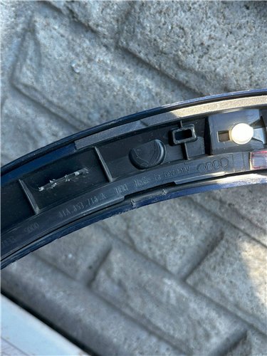 Audi Q2 - 2019 Listwa błotnika przedniego ORYGINAŁ (17467787525)